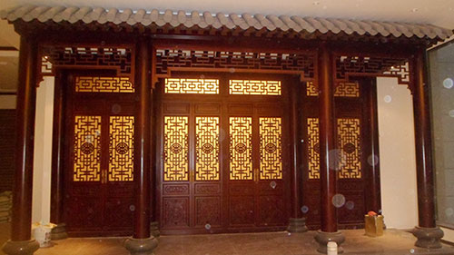 新村镇喜迎门中式木作为大家介绍传统中式门窗的种类